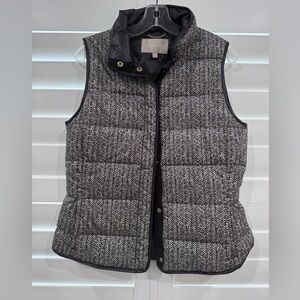 Banana Republic puffer vest. Worn once, size small